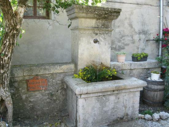Les Calades Du Ventoux Apartamento Montbrun-les-Bains Exterior foto